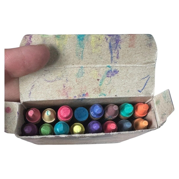 Crayola Construction Paper Crayons 16 Count Vivid Colors Non Toxic Assorted C124 - Picture 4 of 4